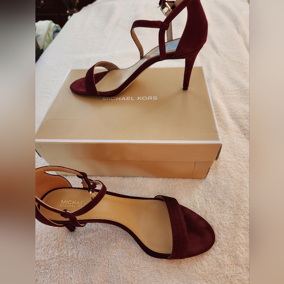 Michael Michael Kors NWT Simone Mid Sandal Suede - Picture 2 of 5